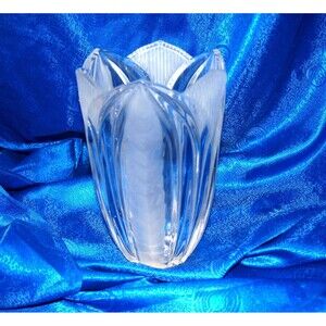 Vintage Heritage Stylesetter 8" 24% Full Lead Crystal Hand Cut & Frosted Vase